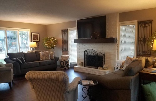 Huron House | GORGEOUS HOME*LUXURIOUS ACCOMMODATIONS*AMMENTIES GALORE*VERY CLEAN*GREAT PRICE*