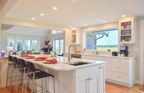 Wellfleet House | Gorgeous Home near Picturesque Lt Island