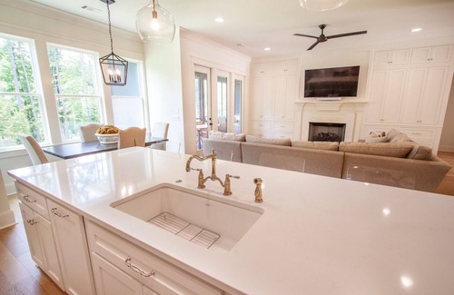 Auburn House | Gorgeous Home so close to Downtown Auburn and Auburn University!