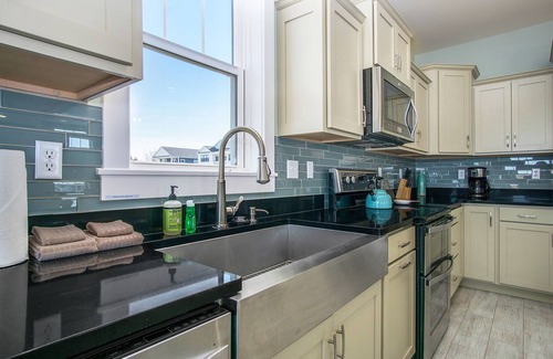 Miami Park House | Gorgeous home w/furnished patio, decks, & open living space - easy beach access