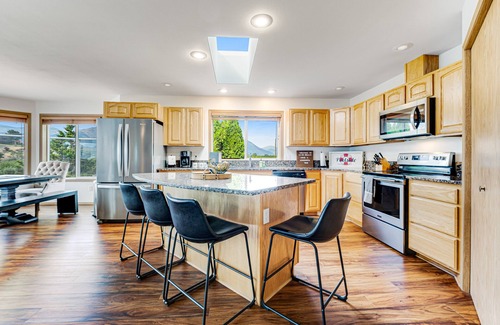 Manson House | Gorgeous home w/private pool, foosball table, hot tub, huge lawn, & lake views