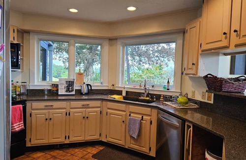 White River Junction House | Gorgeous house/Deck with 180 degree Panaromic views of Vermont's Green Mountains