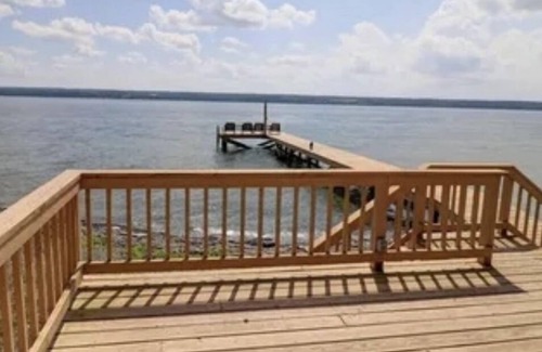 Town of Ledyard House | Gorgeous Lake House!