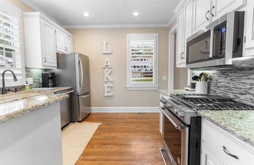 Lake Oconee Cottage | Gorgeous Lakefront Cottage at Reynolds Lake Oconee in highly desired Marina Cove