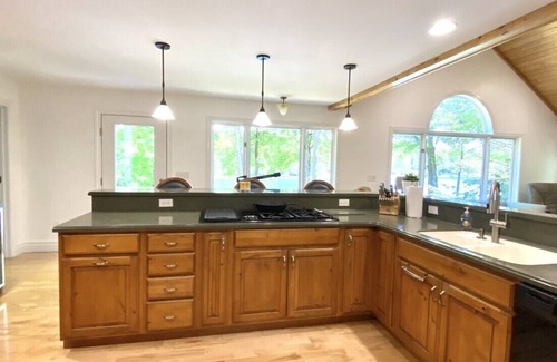Fountain House | GORGEOUS LAKEFRONT HOME - lots of amenities! 20 min to Lake Michigan!