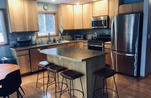 Kalifornsky House | Gorgeous Lakefront on Kenai Peninsula