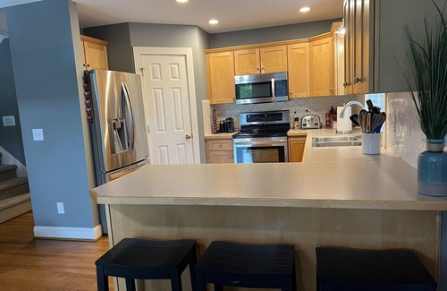Barium Springs House | Gorgeous lakefront 4 br/3.5 ba home with firepit,boat&jetski dock sleeps 12