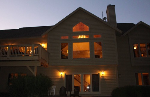 The Galena Territory House | GORGEOUS LARGE HOME WITH HOT TUB! 4th NIGHT FREE!