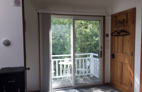 Camden Apartment | Gorgeous, large, sunny, private, quiet studio apartment