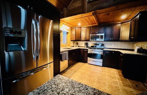 Weyauwega Cabin | Gorgeous lodge that offers beautiful view and access to the Little Wolf River