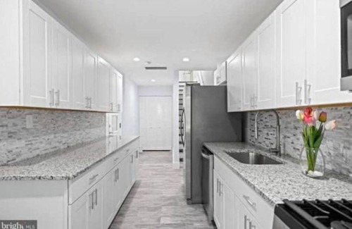 Park View Bed & Breakfast | Gorgeous looking 3Bedroom 3.5bath with a view of the citynnn