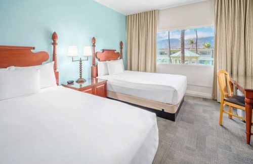 Kahului Hotel | Gorgeous Maui Beach Escape! Spacious Garden View Pool w/Pool Access