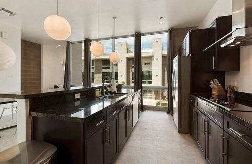 Riverside Apartment | Gorgeous Modern 2 Bedroom Apartment with Pool