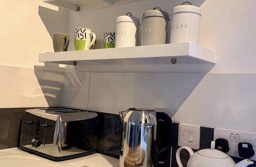 Millbrook Apartment | Gorgeous modern flat with free parking & private court yard