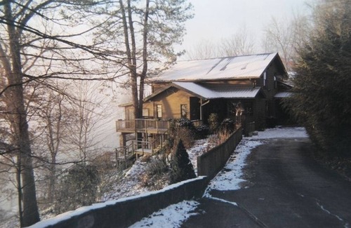 Santeetlah House | Gorgeous Mountain Home - Lakefront Property