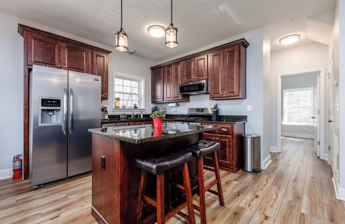 Cullowhee House | Gorgeous Mountain Retreat in Glenville with beautiful views & close to Cashiers!