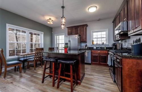 Cullowhee House | Gorgeous Mountain Retreat in Glenville with beautiful views & close to Cashiers!