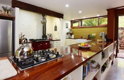 Kangaroo Valley House | Gorgeous Mudbrick Cottage with simply outstanding views