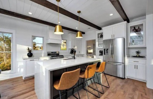 Crane Hill House | ~Gorgeous New Home~Smith Lake~Waterfront!4BR!Private Dock! Winter Specials!