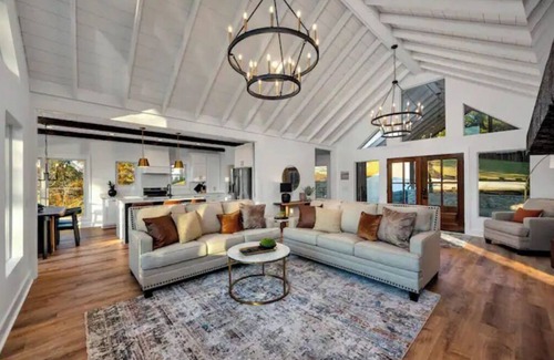 Crane Hill House | ~Gorgeous New Home~Smith Lake~Waterfront!4BR!Private Dock! Winter Specials!