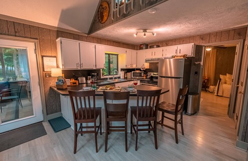 Gouldsboro Ski Chalet | Gorgeous New Mountain Chalet in Pocono Mts 4 Bdrm/Fire Pit/Game Room