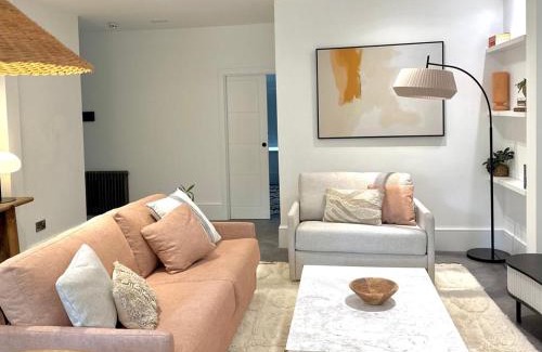 Queen's Park Apartment | Gorgeous newly refurbished 2 bedroom apartment in London