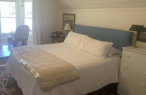 Mount Gilead House | Gorgeous newly remodeled lakehouse on beautiful, tranquil, and fun Lake Tillery.