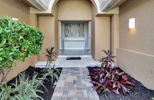 Shell Harbor House | Gorgeous newly renovated and professionally designed canal home.