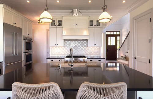 Northville House | Gorgeous North Fork Beach House, sea views, amazing sunsets, 3min walk to beach