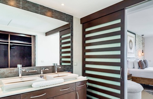 Puerto Juarez Condo | Gorgeous Ocean Front Apartment Casa Shell 2 Bedroom Condo by Redawning