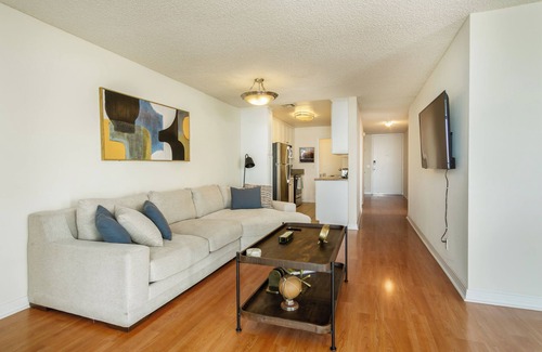 Marina Peninsula Apartment | Gorgeous Ocean View Apartment