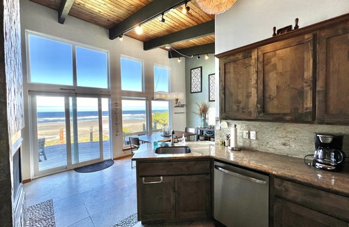 Waldport House | Gorgeous Oceanfront Beach House - Elegant Modern w/Stunning Expansive Views