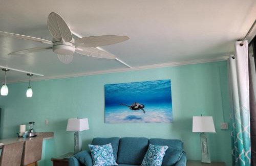 Historic Kailua Village Apartment | Gorgeous Oceanfront Condo, Kona Reef Resort A25, 3rd Floor