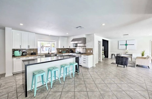 Deepwell Estates House | Gorgeous Open Layout in DeepWell Estates! Mountain Views and more!