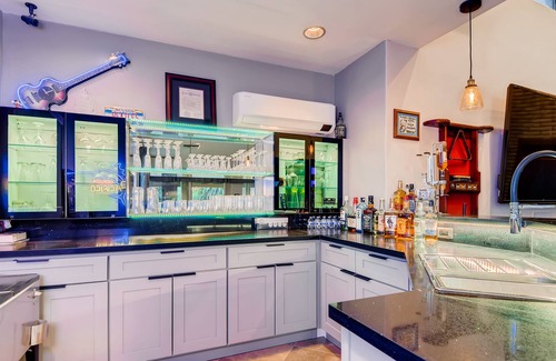 Rancho Oakey House | Gorgeous Pool/Spa Home near the Strip