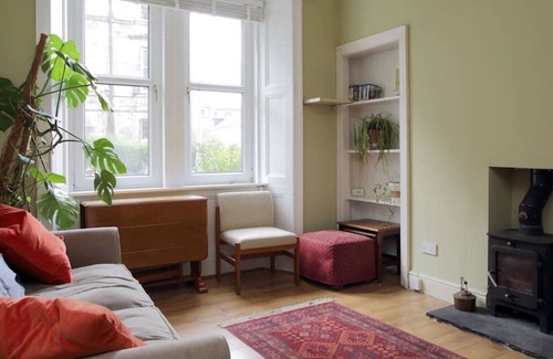Merchiston House | Gorgeous Quiet Garden Apartment - close to centre - Sleeps 4
