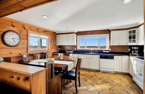 North Wildwood House | Gorgeous recently renovated home on the bay with a deep water slip!