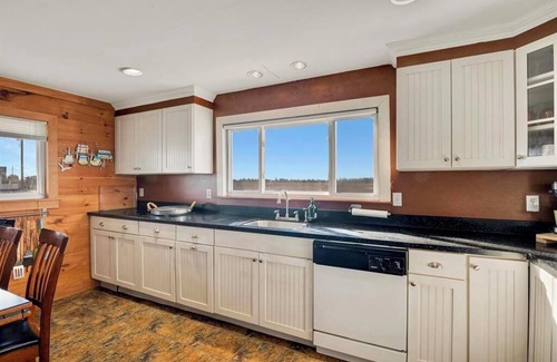 North Wildwood House | Gorgeous recently renovated home on the bay with a deep water slip!