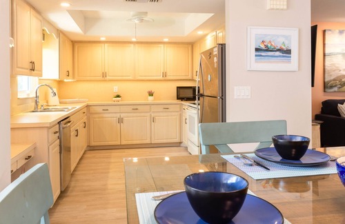 Laurel House | Gorgeous Remodeled Near Nokomis Beach Survived HURRICANE - CAN WE HELP?