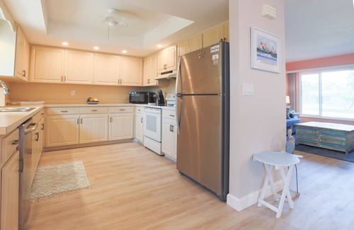 Laurel House | Gorgeous Remodeled Near Nokomis Beach Survived HURRICANE - CAN WE HELP?