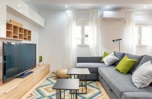 El Molinillo Apartment | Gorgeous renovated apartment 2BR AC