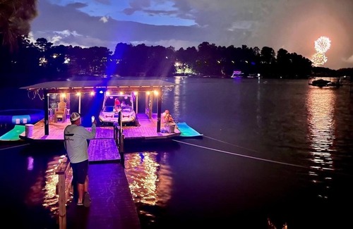 Buford Cottage | Gorgeous renovated Lakefront retreat! South end, two docks!