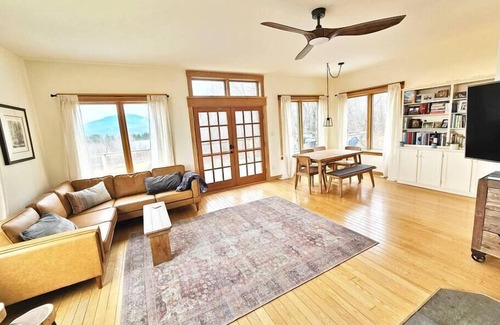 Johnson House | Gorgeous Retreat with Mtn Views near Stowe/Smuggs