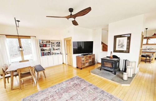 Johnson House | Gorgeous Retreat with Mtn Views near Stowe/Smuggs