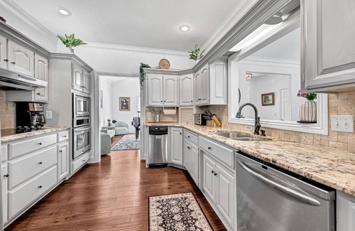 Rogers House | Gorgeous Rogers, Bentonville Home with Pool HotTub& Huge Yard