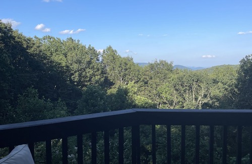 Tate Cabin | Gorgeous Rustin Cabin Close to Amicalola Falls!