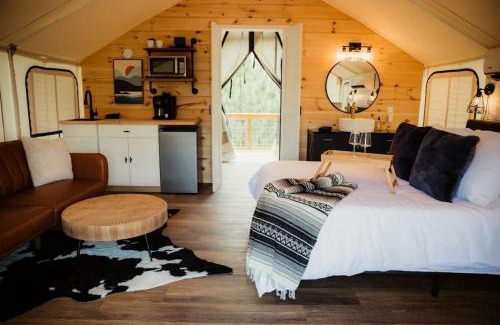 Cadiz Other | Gorgeous Safari Tent with Sauna Perfect for a Couple Retreat in Kentucky