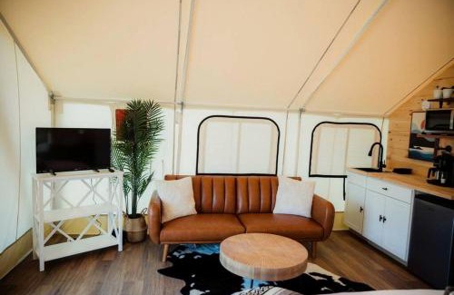 Cadiz Other | Gorgeous Safari Tent with Sauna Perfect for a Couple Retreat in Kentucky