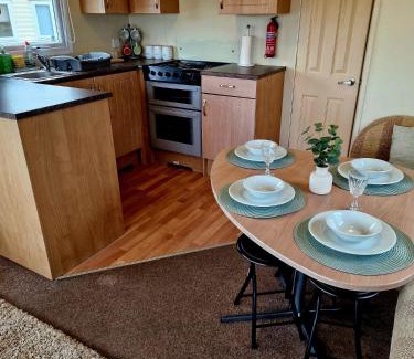 Aberystwyth House | Gorgeous Sea Viev 3 Bedroom Delta Bromley Deluxe