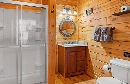 Nelsonville Cabin | Gorgeous Secluded Cabin~Hot Tub~Outdoor Relaxation
